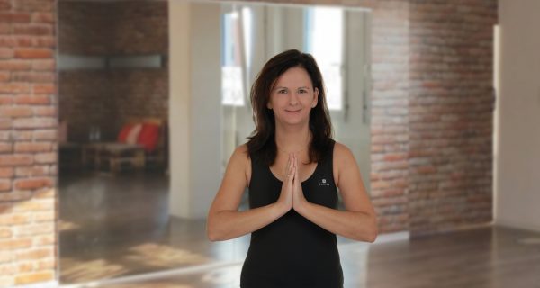 Deine-Yogalehrerin-Carmen-Pfeilmeier-Namaste-Willkommen